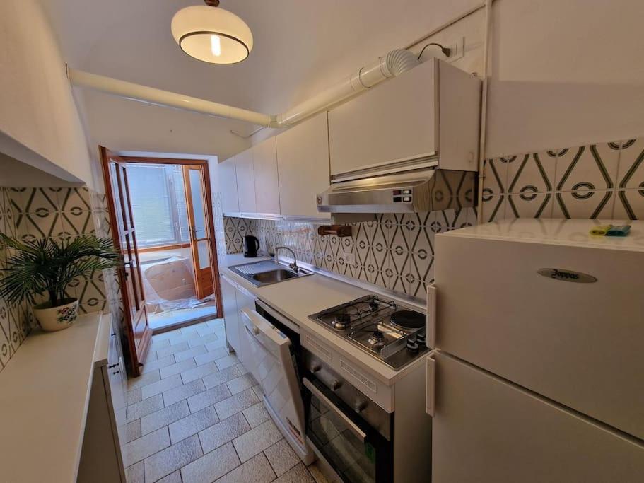 Silver Sands Finale Ligure - Traditional Apartment - 4 Beds & Terrace By The Beach Exterior foto